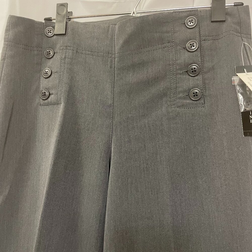 Pants wide leg, gray color,size 6,